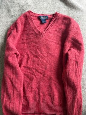 100% Cashmere Brooks Brothers Women’s V-Neck Sweater - Coral Red